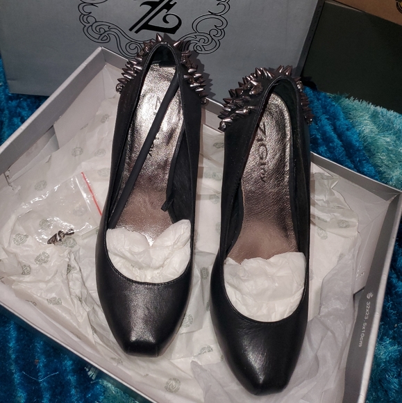 ZiGiny Heels - Picture 4 of 6